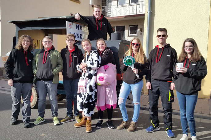 Nacker Landjugend beim Fastnachtsumzug 2017