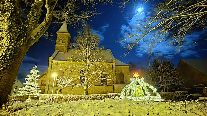 Weihnachts-Dekoration am Brunnenplatz